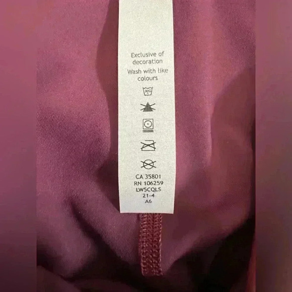 Lululemon Women’s 25” Red Invigorate High-Rise Tights Leggings - Size 8 - Picture 6 of 6